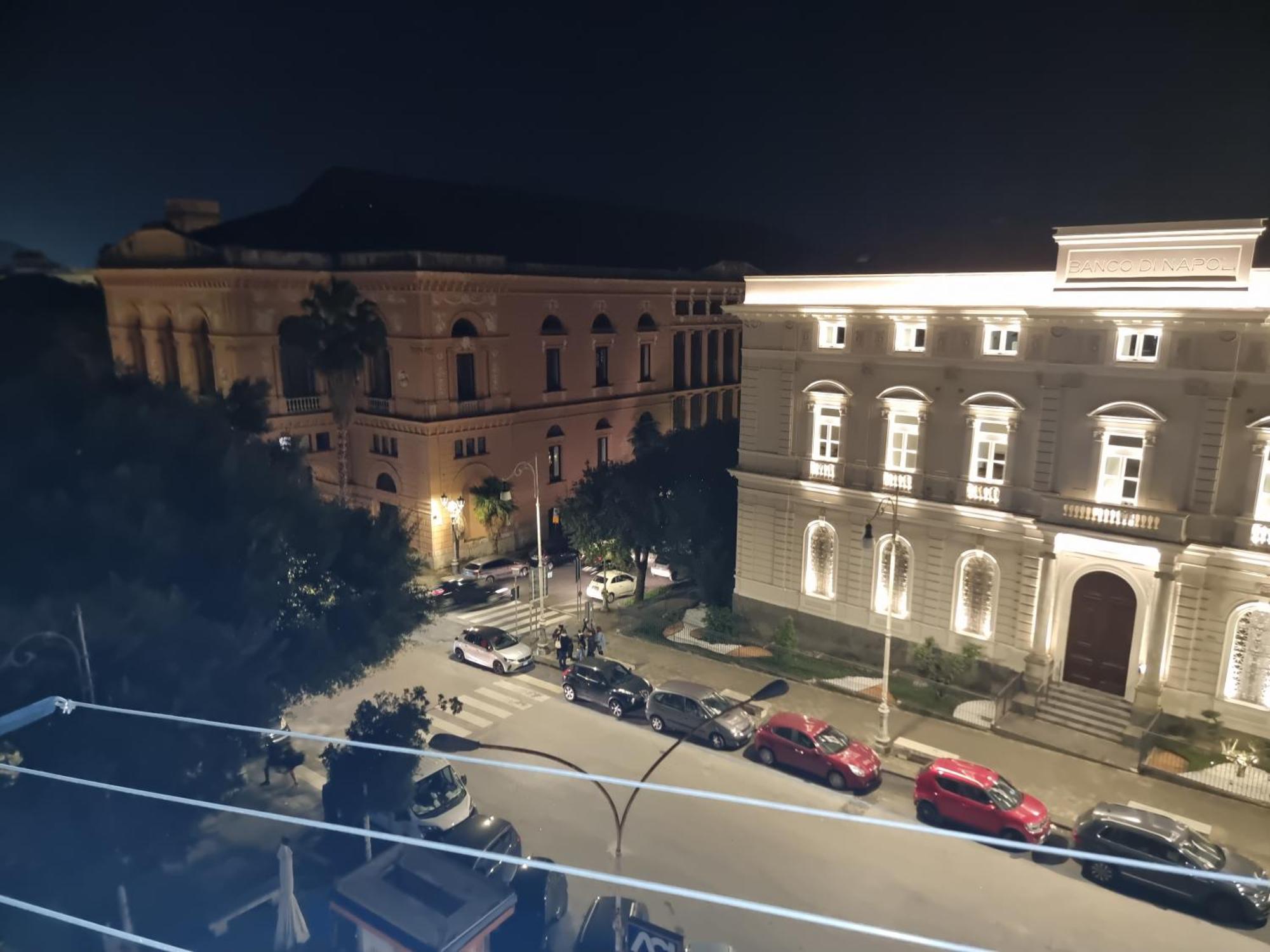 Al Teatro Verdi Luxury Apartment Salerno Zewnętrze zdjęcie