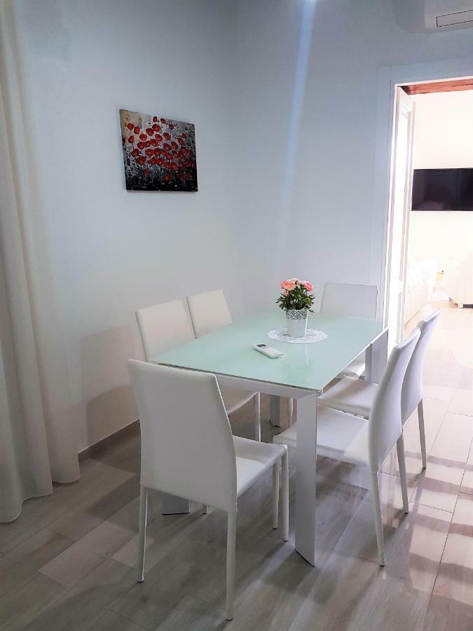Al Teatro Verdi Luxury Apartment Salerno Zewnętrze zdjęcie