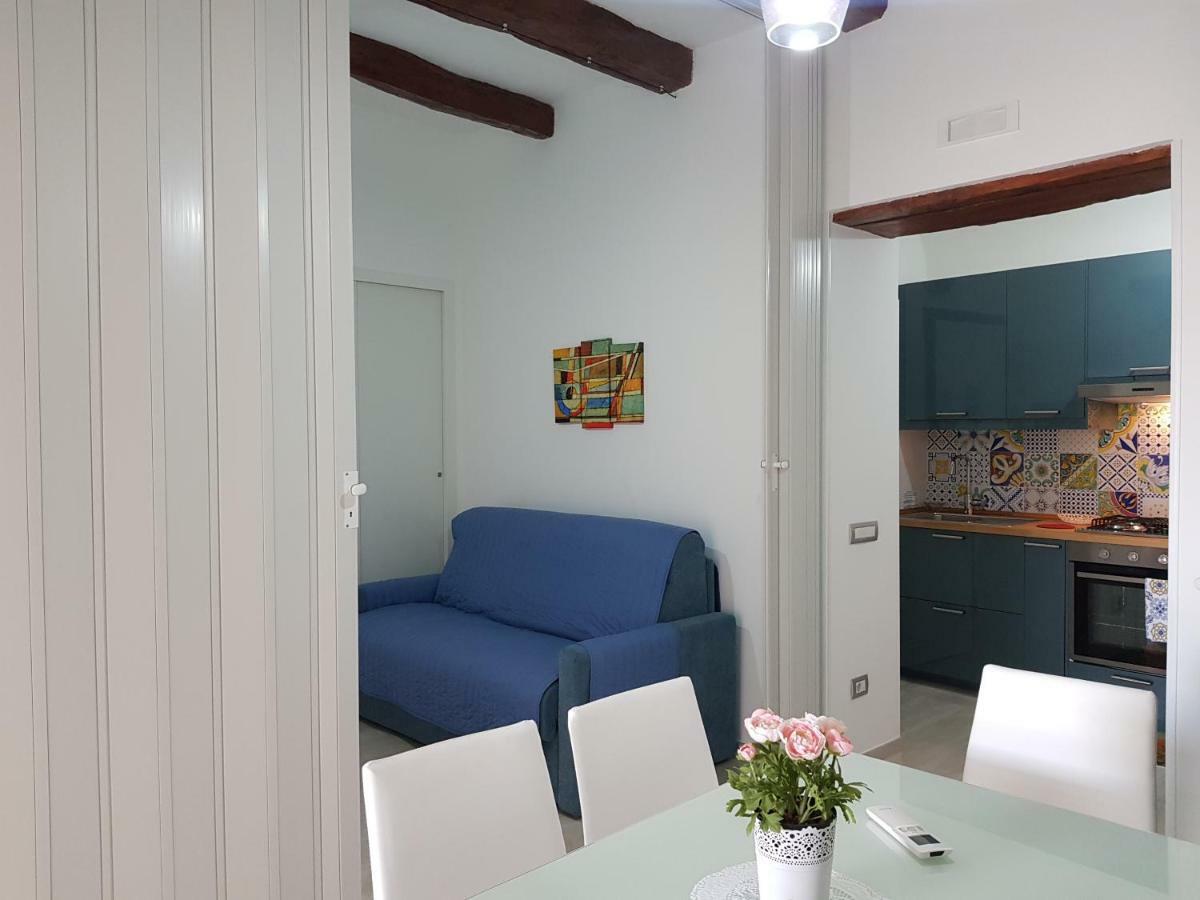 Al Teatro Verdi Luxury Apartment Salerno Zewnętrze zdjęcie