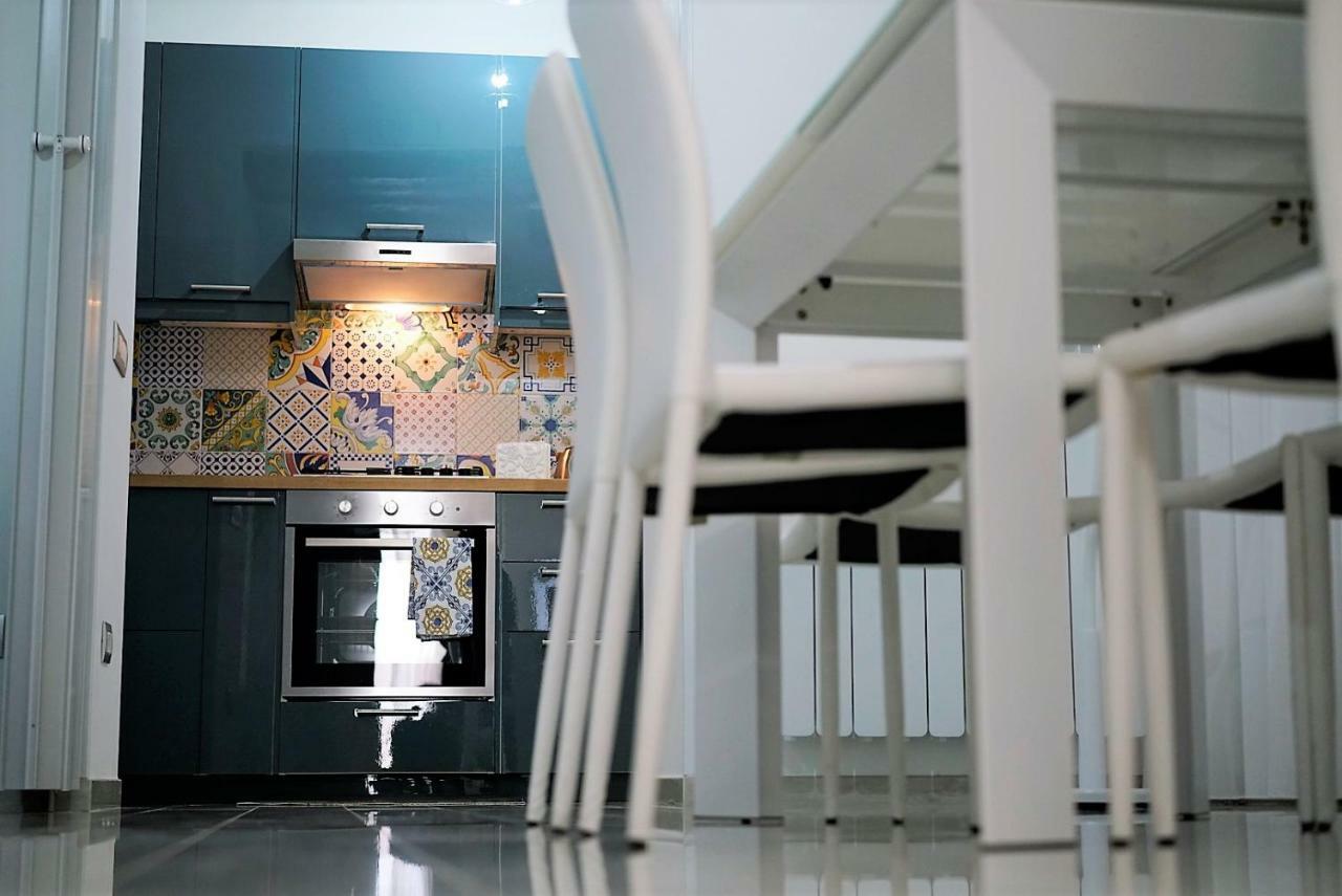 Al Teatro Verdi Luxury Apartment Salerno Zewnętrze zdjęcie