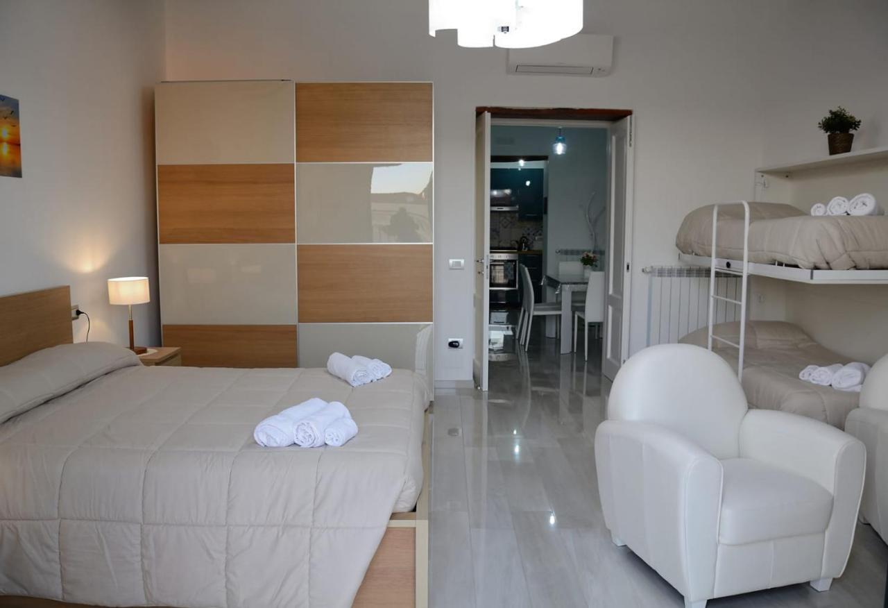 Al Teatro Verdi Luxury Apartment Salerno Zewnętrze zdjęcie