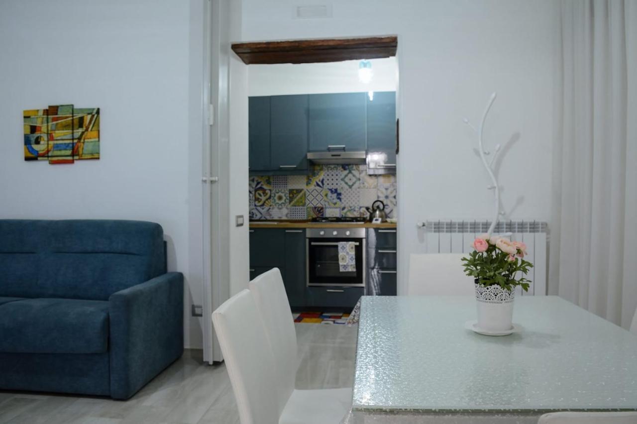 Al Teatro Verdi Luxury Apartment Salerno Zewnętrze zdjęcie
